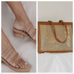 ISO St. Agni Slides in a 6 &  Hennie bag : FOUND! 😍